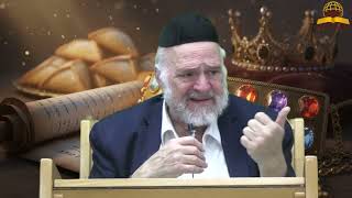 סוד בגדי הכהונה במגילת אסתר: שיעור מרגש לפורים | הרב ברוך רוזנבלום (קו ההלכה הספרדי) - התמונה מוצגת ישירות מתוך אתר האינטרנט יוטיוב. זכויות היוצרים בתמונה שייכות ליוצרה. קישור קרדיט למקור התוכן נמצא בתוך דף הסרטון