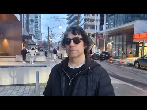 Toronto LIVE: Exploring The Downtown Eastside On Wednesday Evening (Air Quality Warning?)