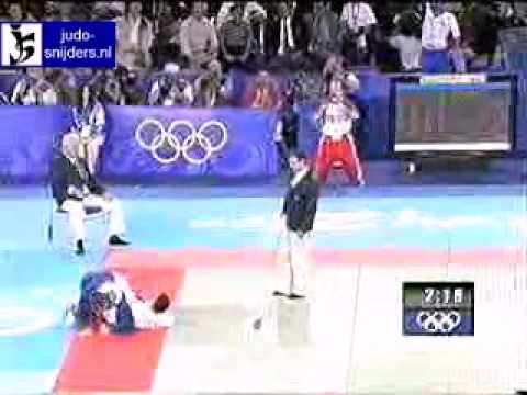 Judo 2000 Sydney: Ozkan (TUR) - Benboudaoud (FRA) [-66kg].