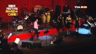 Mike Patton (Mondo Cane) Urlo Negro @ Teatro Caupolicán, Chile 21/09/2011 HD