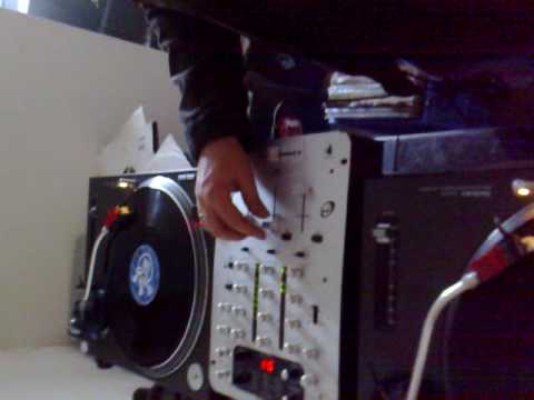 DJ Mike   :electro breaks vs dnb