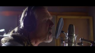 Trace Adkins - I&#39;ll Be Home For Christmas feat. Exile (Official Video)