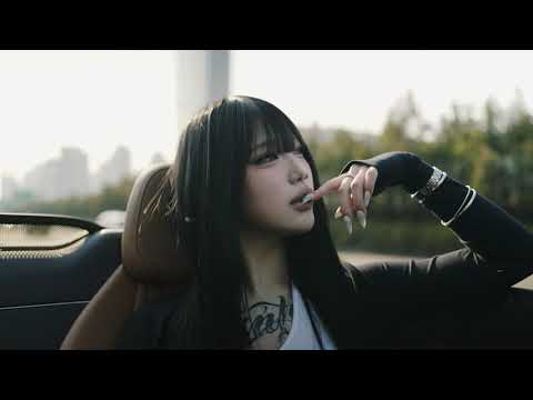 J - Lazy のサムネイル