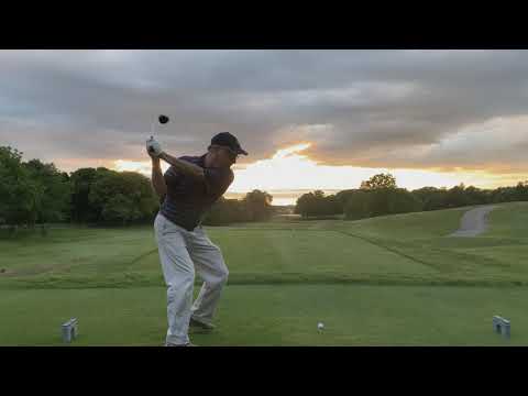 Hitting an amazing 1954 MacGregor 945W Eye O Matic persimmon driver in original condition