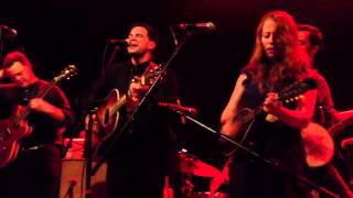 The Lone Bellow: Bleeding Out
