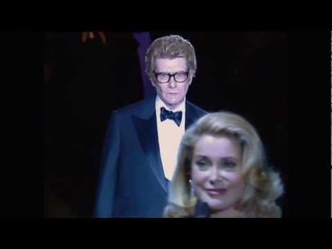 Catherine Deneuve sing- Ma plus belle histoire d'amour- L'amour fou (2010) (extrait from the film)