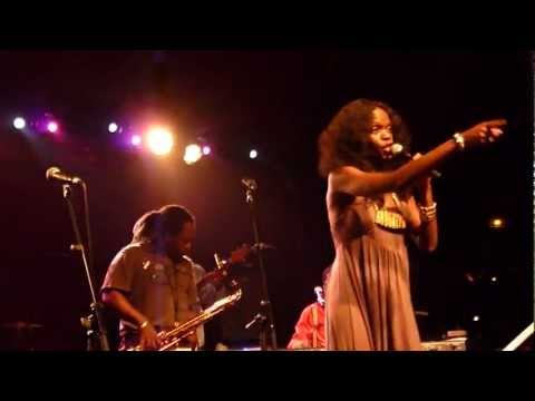 Renee Neufville w/ Roy Hargrove's RH Factor - On The One (Live Paris 2011)