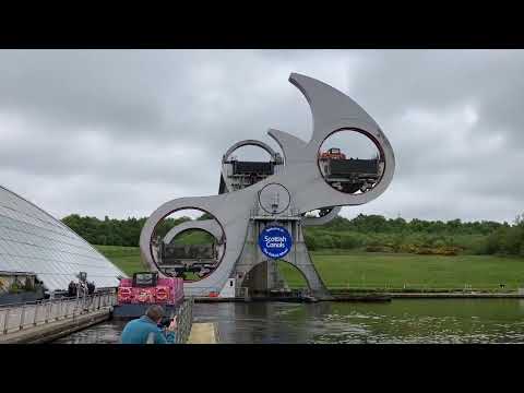 Falkirk Wheel in action, time-lapse