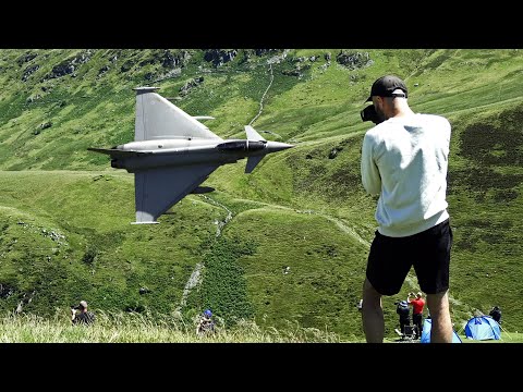 🇬🇧 Epic RAF Typhoon 3-Ship Rip Through Welsh Canyon - Mach Loop Wales 2025