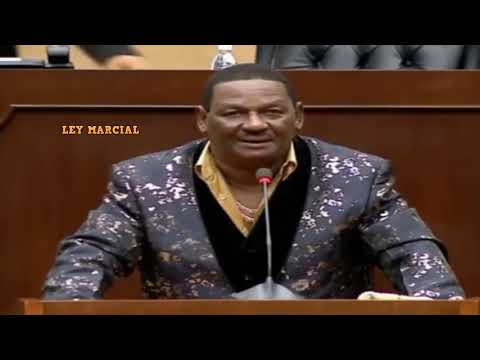 ARCADIO MOLINAR CANTA ELISA EN LA ASAMBLEA Y ES OVACIONADO