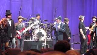 (Likely to be) Leonard Cohen&#39;s last minutes on stage 21 Dec 2013 Auckland New Zealand