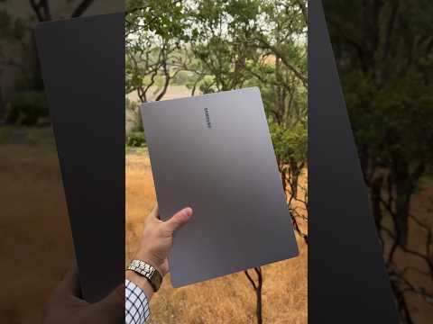 The Galaxy Book 4 Edge from @SamsungUS is here with the new @snapdragon X Elite chip!!