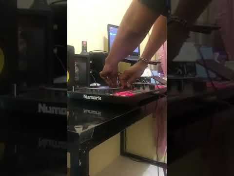 Numark Mixtrack Platinum Fx