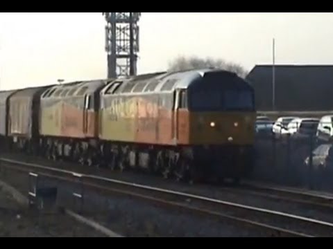 Colas 47727+739 stop at Reading on 6Z48 steel