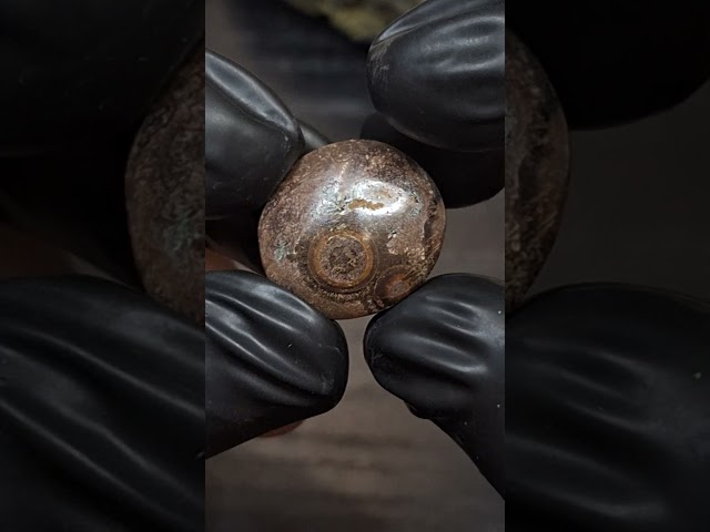 حجر عقيق داؤدي طبيعي هيئة عين