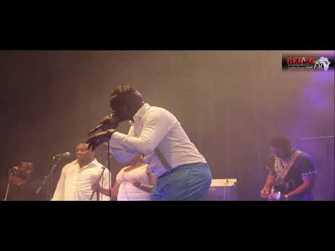 Kaisa PAKITO  - Longuéa Mba (Live)