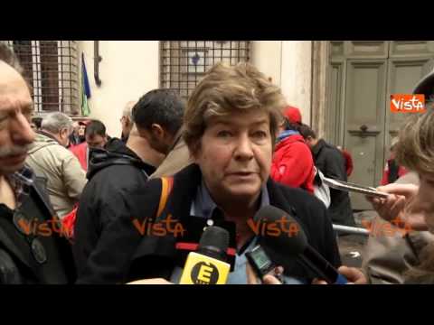 CAMUSSO CONTRO RENZI: IMPRENDITORI NON SONO EROI, CRISI SI SUPERA CON SACRIFICI LAVORATORI