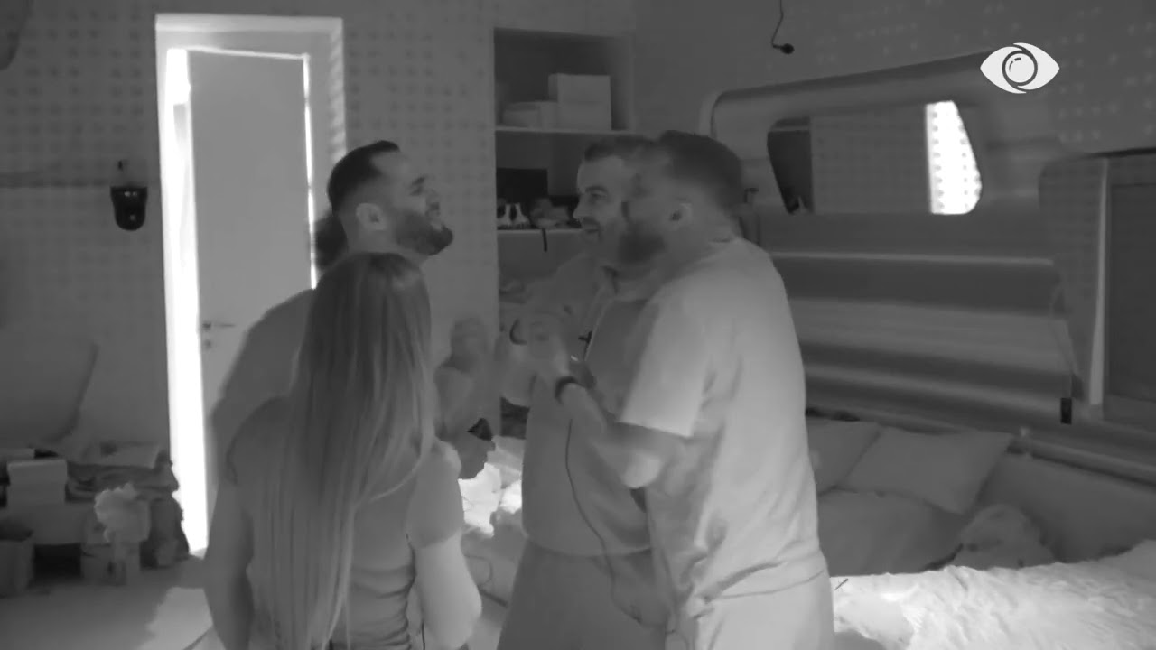 “O Zot sa i shëmtuar që je”/ Rogerti dhe Miri debatojnë me Malin dhe Stenaldon