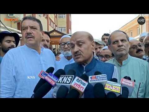 Senior leaders of JKPC, including Vice President Abdul Gani Vakil, former MLA Kupwara Advocate Bashir Ahmad Dar, DDC Rajwar Mir Suleman, and Constituency Head Ashiq Hussain, along with several senior party workers, visited GMC Handwara.