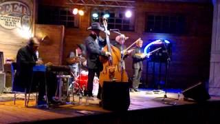 2015-10-03 Jake Hooker and The Outsiders - Ding Dong Daddy From Dumas