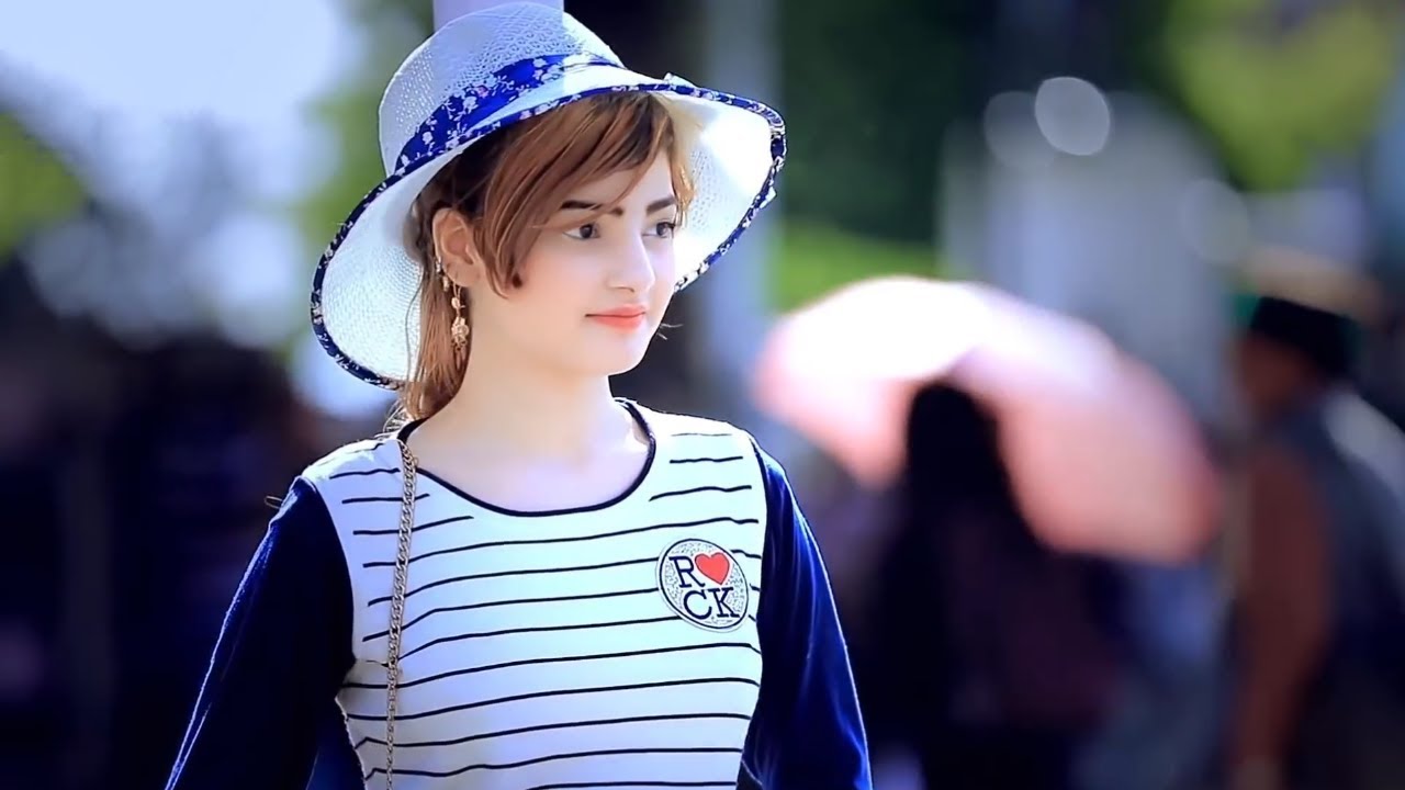Beautiful Girls Status Beautiful Girls Status in Hindi