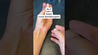 Massiere diesen Punkt bei Unruhe, Angst und Schlaflosigkeit