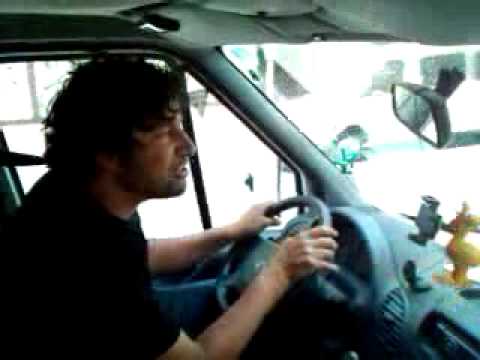 jochen und maher im jochens auto