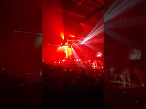 Dangerous Woman - Ariana Grande Dangerous Woman Tour 2016 Live in Bangkok