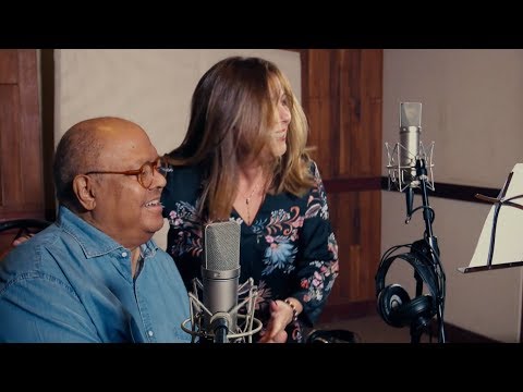 Liuba María Hevia, Pablo Milanés - Ya se va aquella edad (video oficial)
