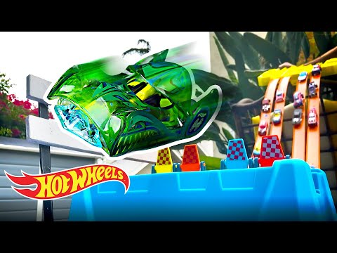 CAR CATAPULT TRACK CHALLENGE! | Labs Unlimited | @HotWheels Video