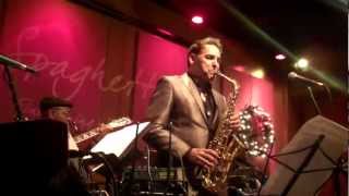 Ricky Lawson and Will Donato peform Let It Snow live at Spaghettinis