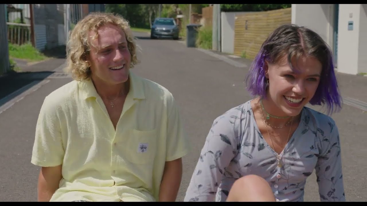 Miniature de la vidéo Dating Violet - Short Film du film Dating Violet