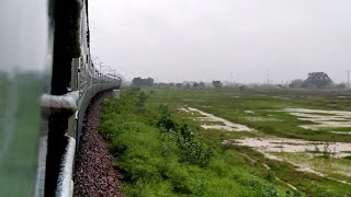preview picture of video 'Awesome Train Ride In Monsoon : Special Coverage : Howrah Porbandar/Okha Express'