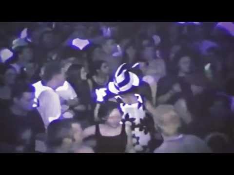 XOYO Loves Eats Everything