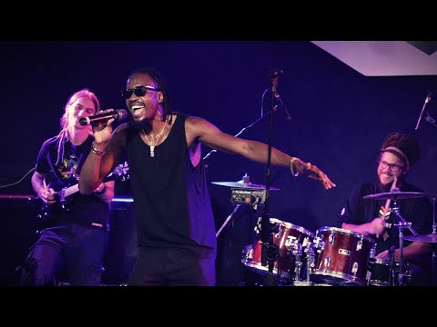 Kitole Kenda - »Rock My World« [Live] backed by The Roots Reggaement Band