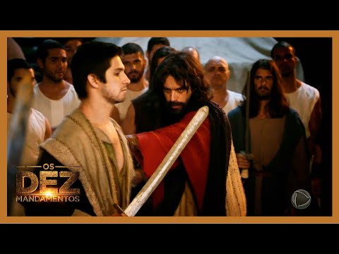 Moisés ensina os hebreus a lutar | OS DEZ MANDAMENTOS