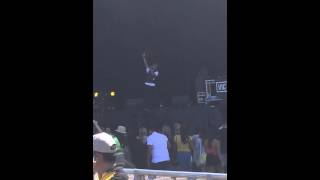 When a Fire Starts To Burn Freestlyle (Live at Wireless Festival) - Vic Mensa