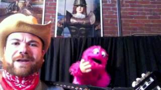 Puppet Playtime: "She'll be Comin' Round the Mountain