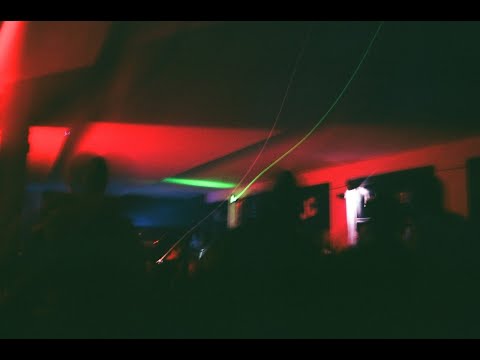 MLADI DIVLJI NEISPAVANI - izložba fotografija.