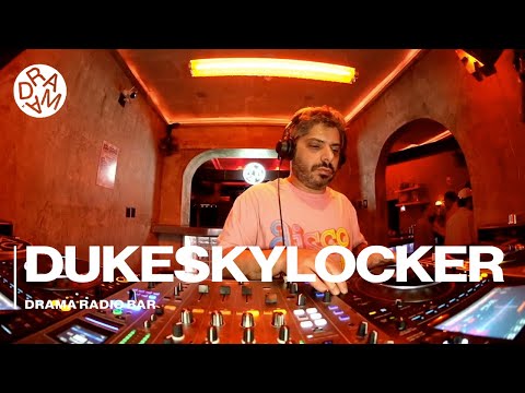 DESEO FUTURO X DISCO DUST invites Duke Skylocker ⁨@DramaRadioBar · Dic 14 2025