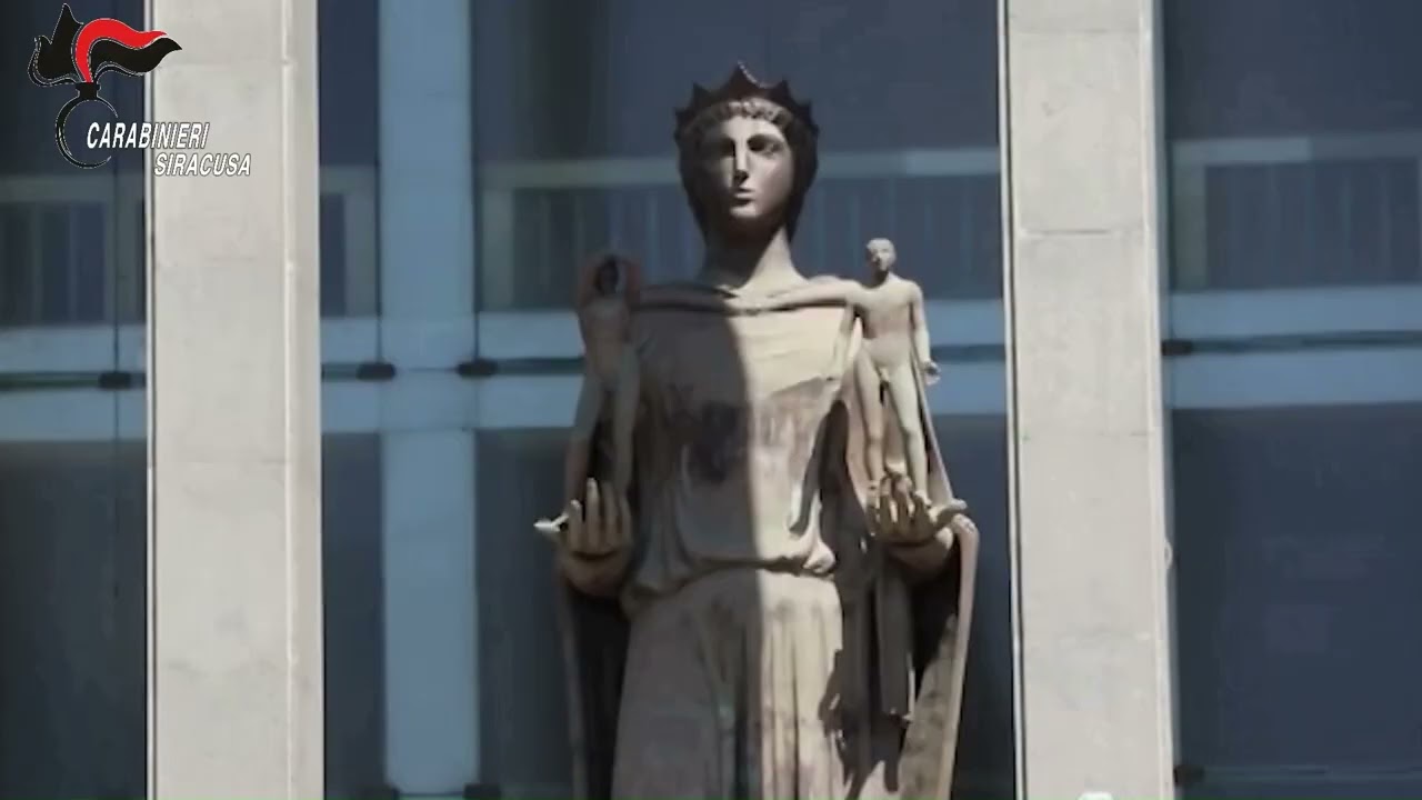 Alla stazione centrale il drive-in della droga: undici arresti