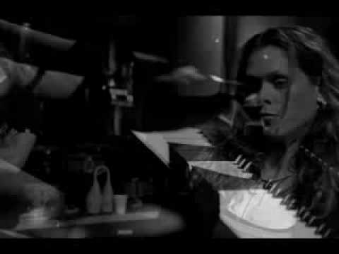 Videoclip de At The Bottom — Beth Hart