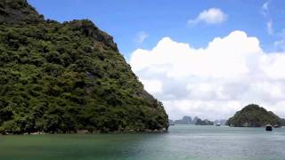 preview picture of video 'CRUSING ON HA LONG BAY'