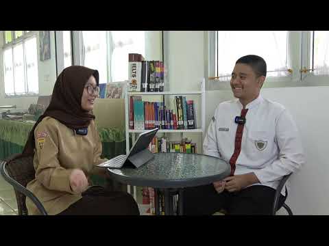 JUNGLE TALKS #6: Tips for learning English - Watch films and listen to music || M. Akhtar Syach