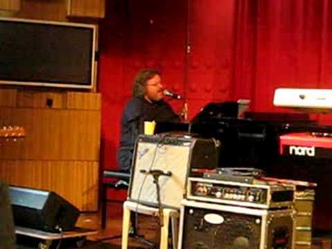 Edward Reekers in het muziekcafe