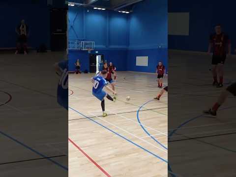 Fußballtor vom Anstoß! 😳