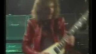Saxon - Heavy Metal Thunder (Live)