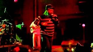 John Holt: Help me make it through the night + On the beach. Barcelona, 19th July 2011. 3/3 videos