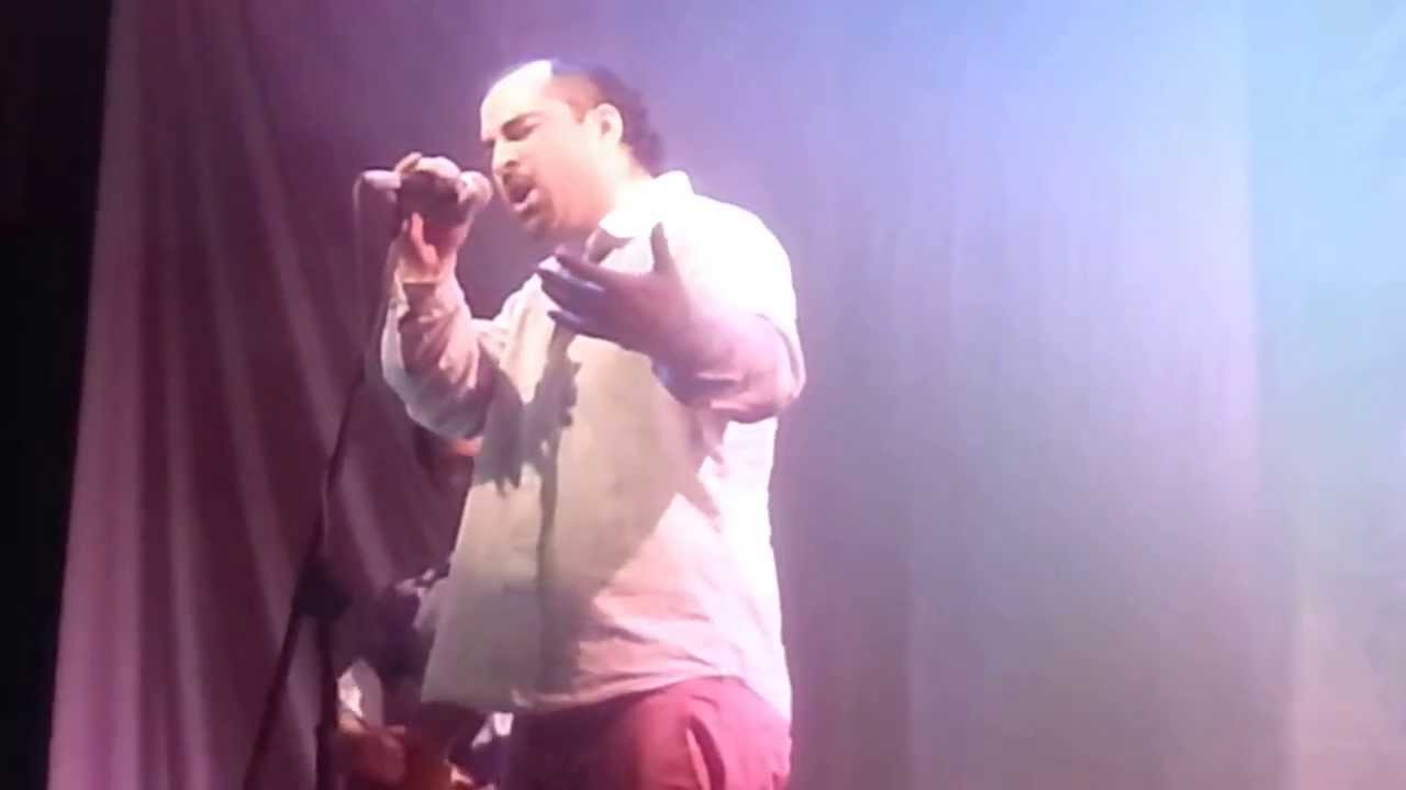 Canta Miguel Almendra