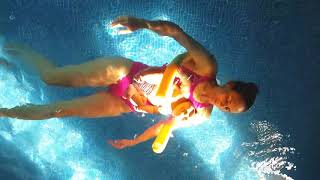 preview picture of video 'Грудничковое плавание, 2 месяца #swimmingpool #underwater #swimmingbaby #плавание #дети'